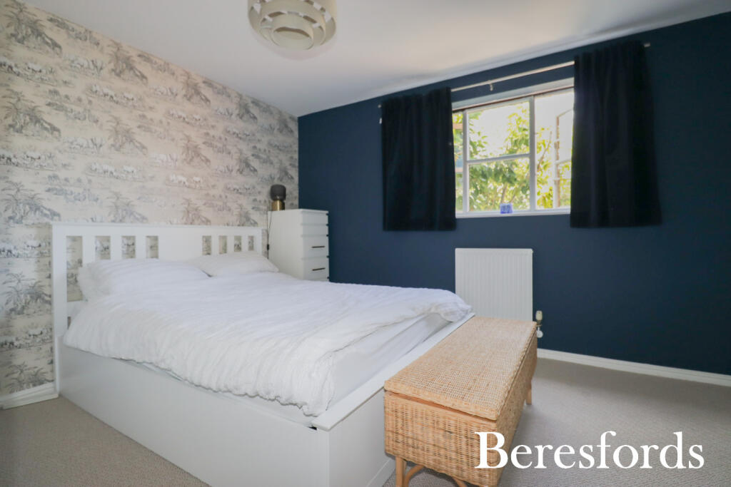 House in Romford - More