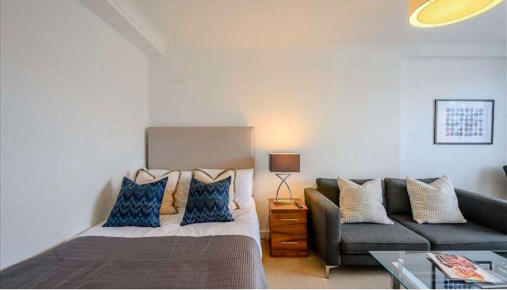 Apartment in London - View 2