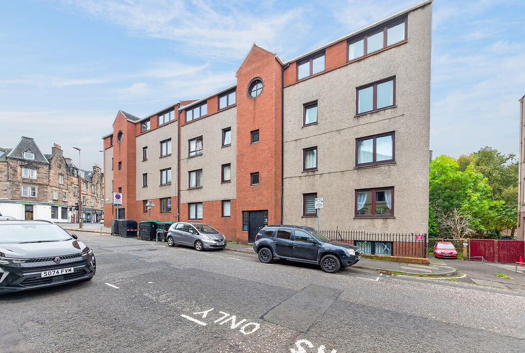 2 Bedroom Flat in EH11 2JJ