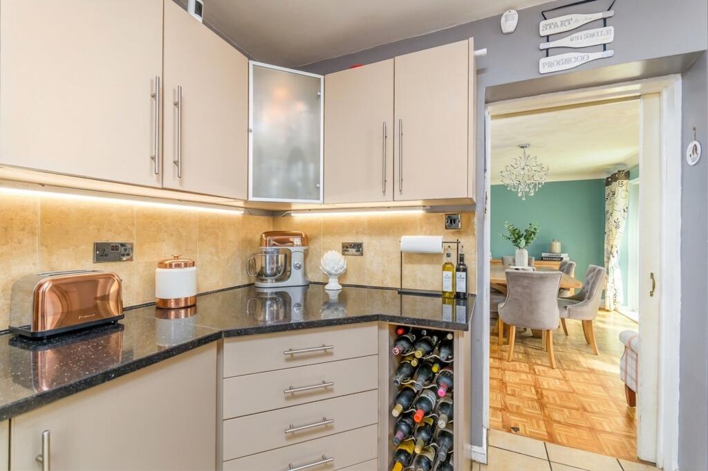 House in Stratford-on-Avon, Upper Quinton, Quinton CP - More