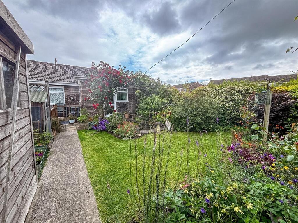 House in Weston-super-Mare, Preanes Green - View 4