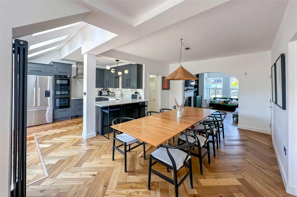 House in Harpenden, Southdown - View 2