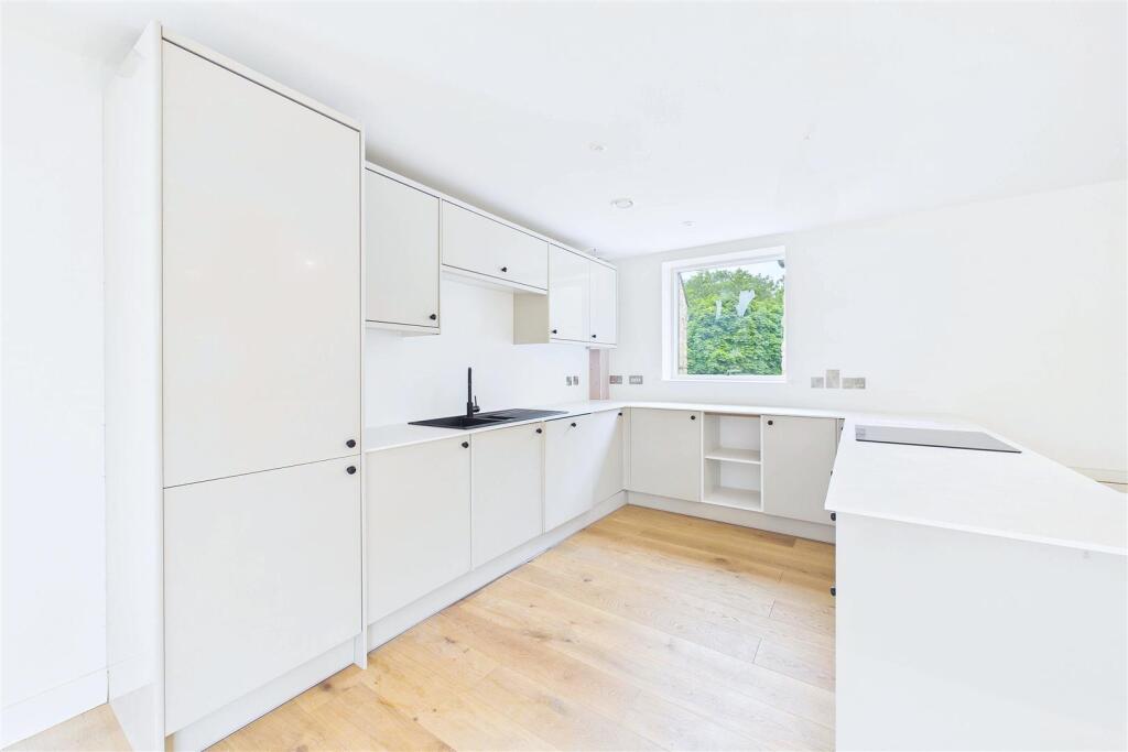 Apartment in Clevedon, Walton Park - View 3