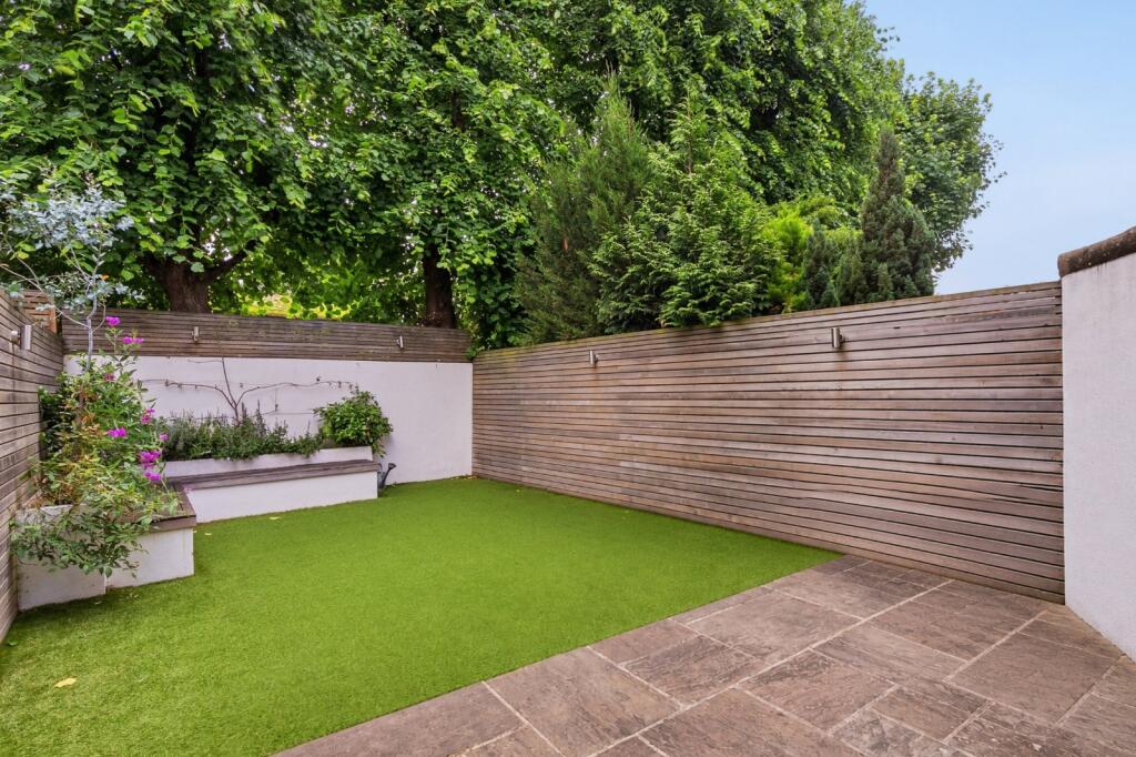 House in London, Wandsworth - More