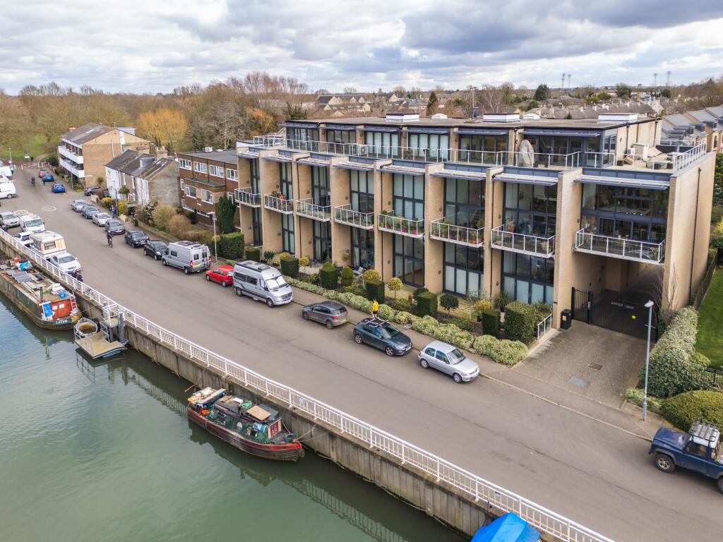 Main image of property: Riverside, Cambridge, CB5