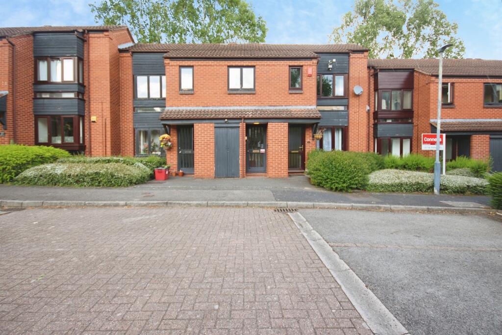Main image of property: Spring Pool, Warwick