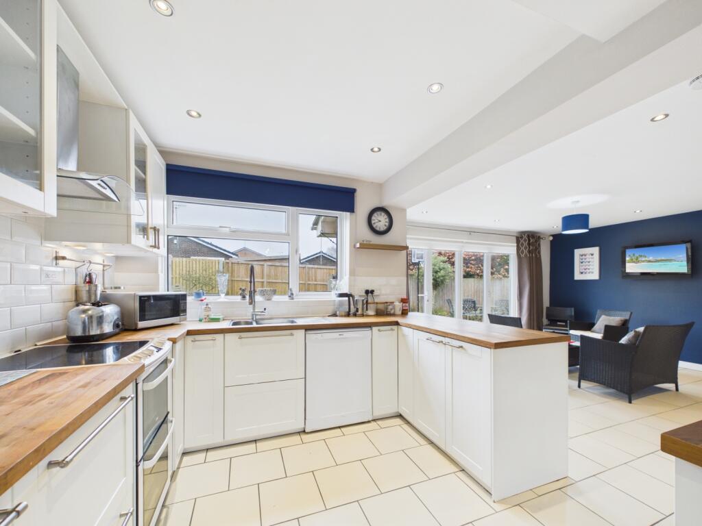 Marston Close, Dronfield Woodhouse, Dronfield, Derbyshire, S18 photo 3