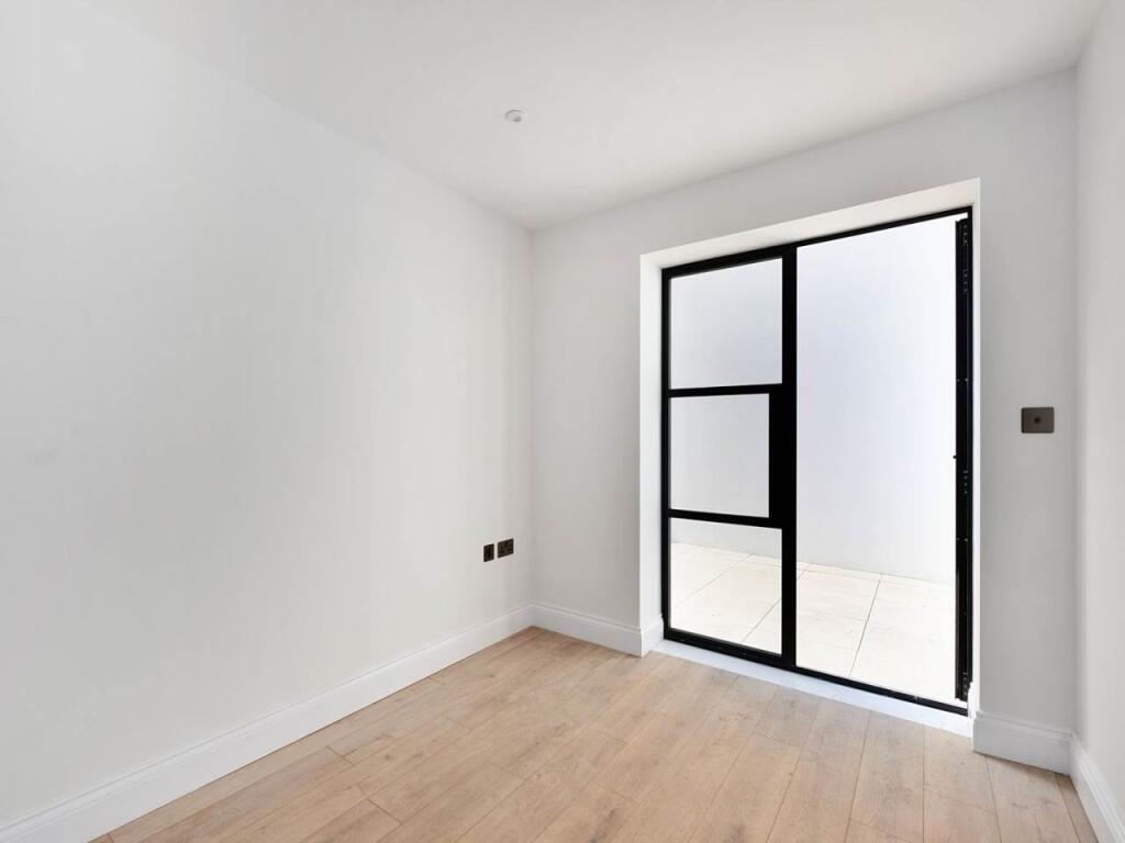 Apartment in Tonbridge - View 4