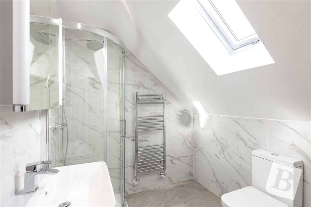 House in Romford - More