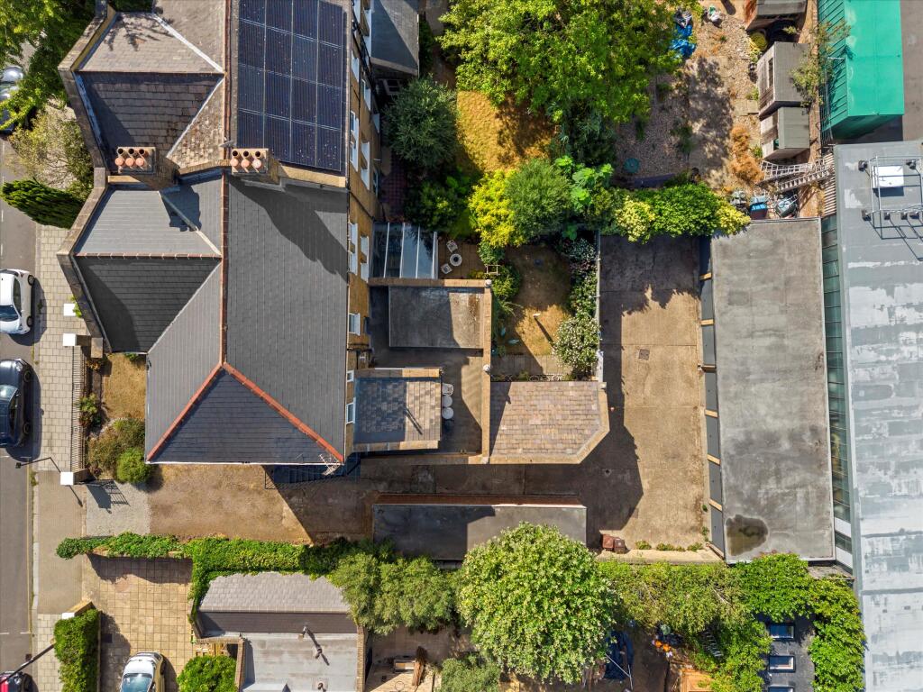 House in London - View 2