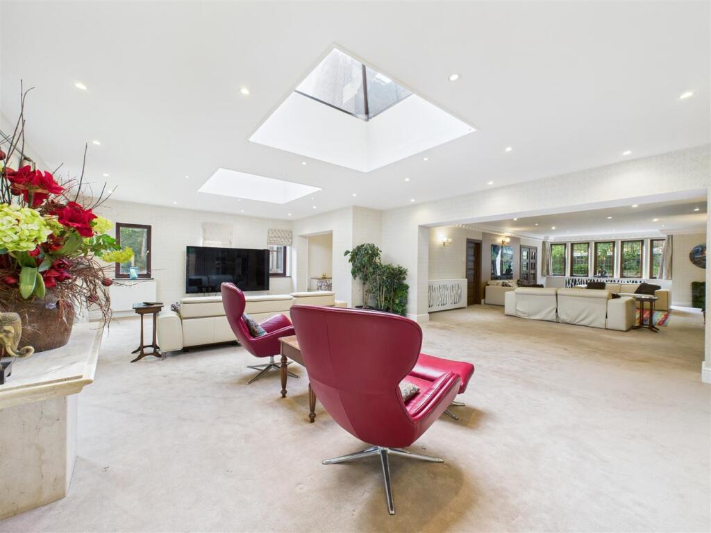 5-bed detached on Oakbrook House, Riverdale Drive, Ranmoor, Sheffield, £1,500,000
