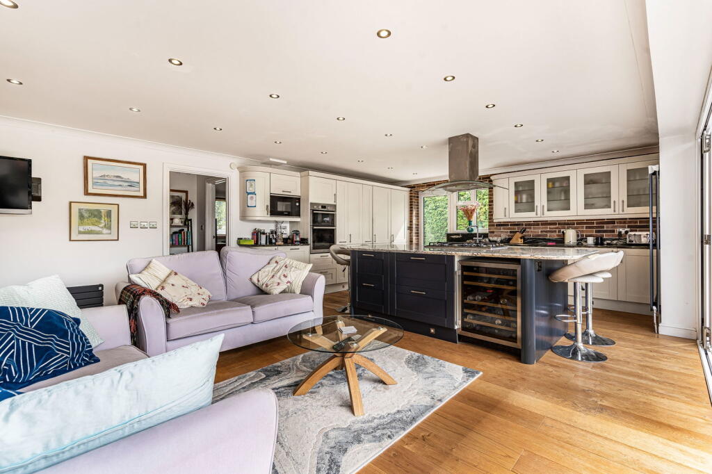 Woodlands Road, Little Bookham photo 4