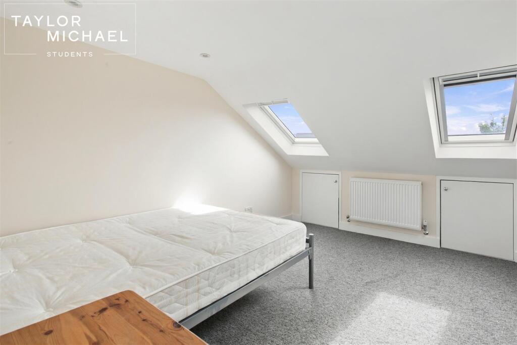 6 bedroom terraced house for rent