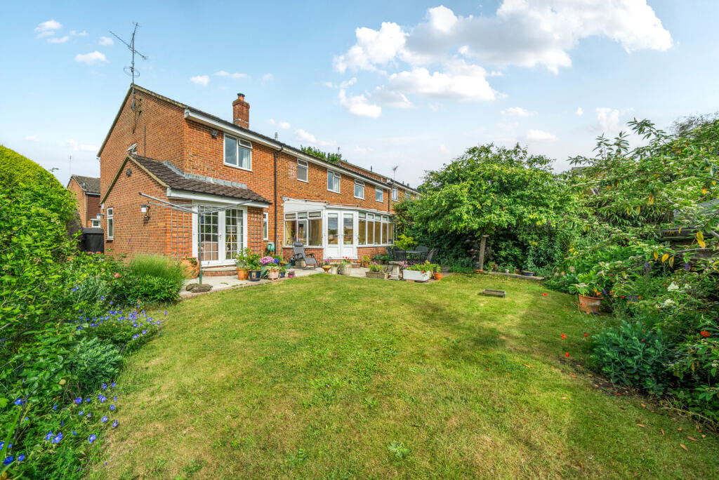 Main image of property: Stewards Rise, Farnham, GU10