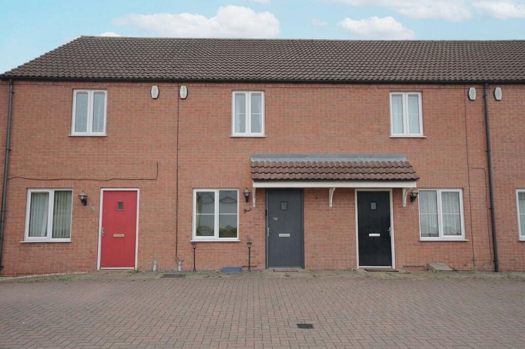 2-bed terraced on Danes Close, Grimsby, DN32, £110,000