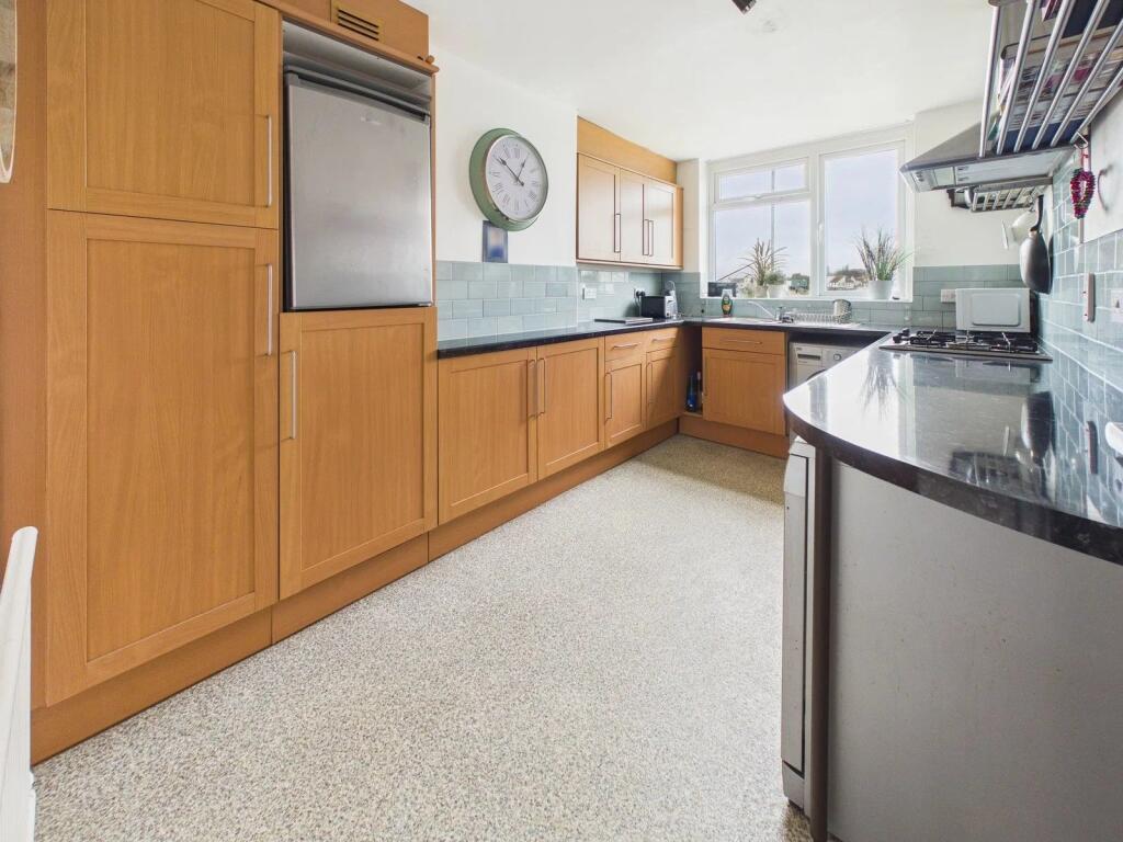 Apartment in Adur, Shoreham Beach, Shoreham-by-Sea - View 4