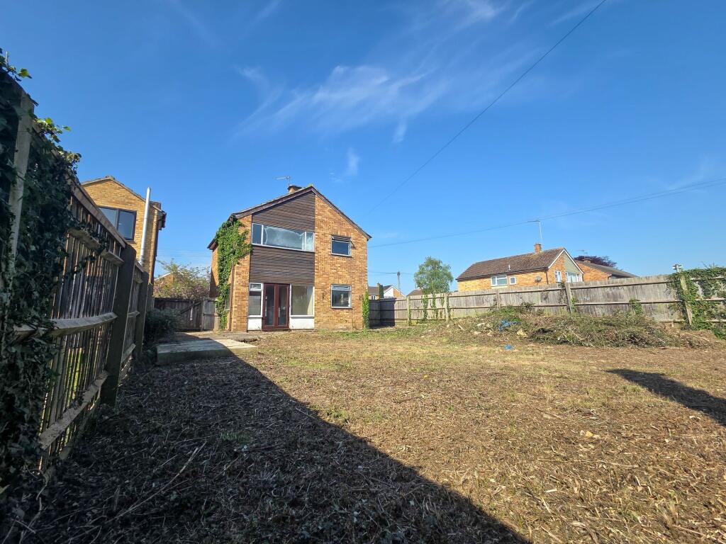 Main image of property: Longfields, Bicester, OX26