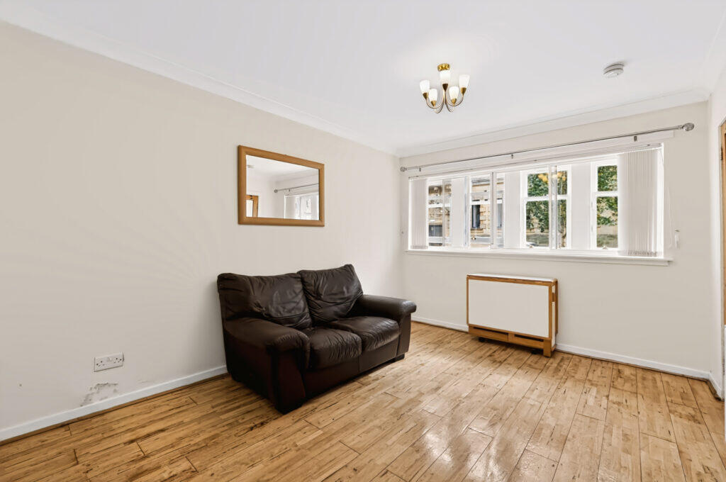 Apartment in Glasgow, West Dunbartonshire - View 4