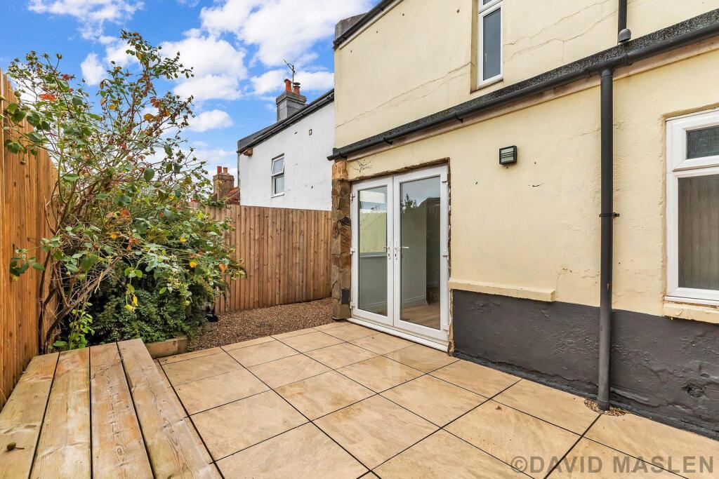 House in Brighton, Hollingdean - More
