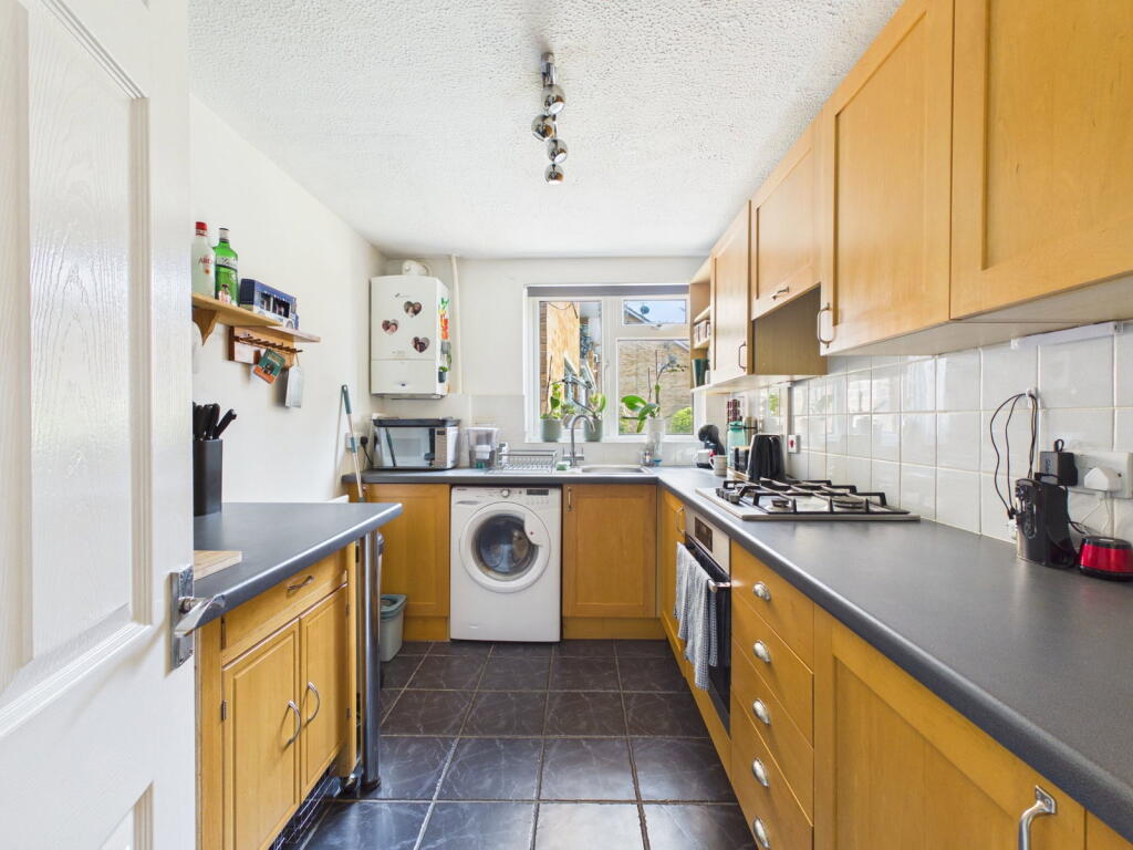 Chatsmore Crescent, Goring-by-Sea, Worthing, BN12 photo 4