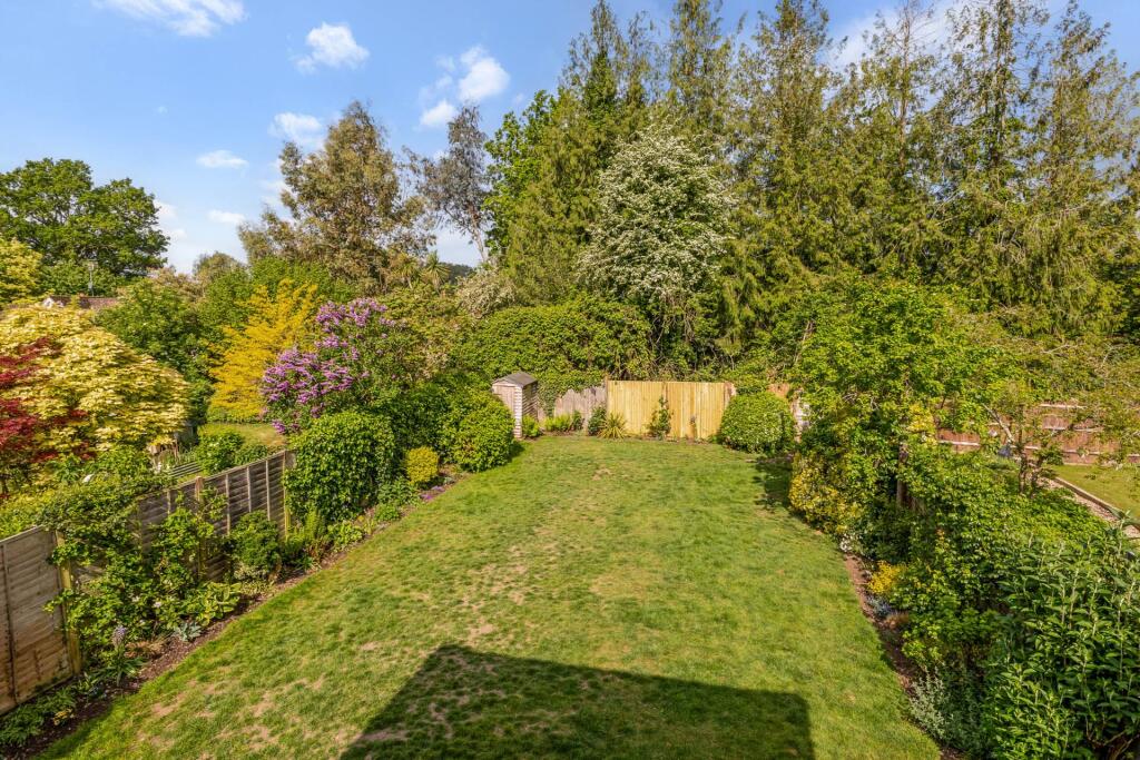 House in South Oxfordshire, Binfield Heath - View 2