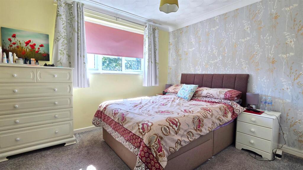 House in Great Yarmouth, Bradwell - More