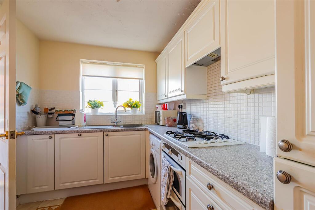 House in Barry - View 4