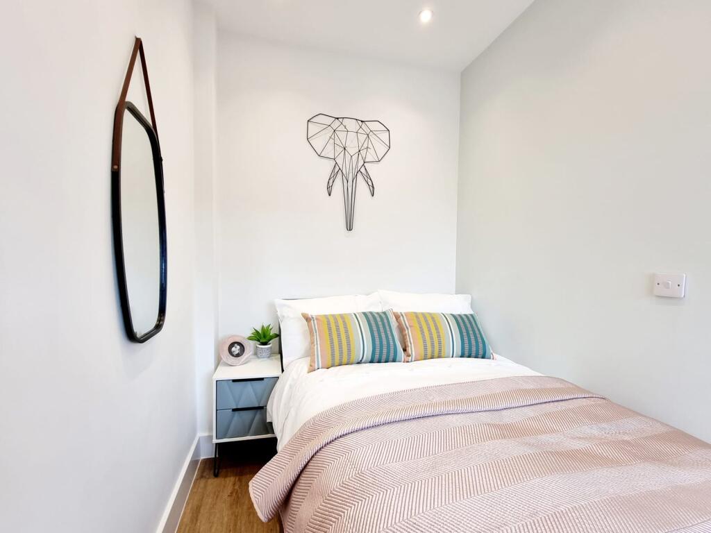 Main image of property: Chapter House, Howes Place, Cambridge, CB3 0LD