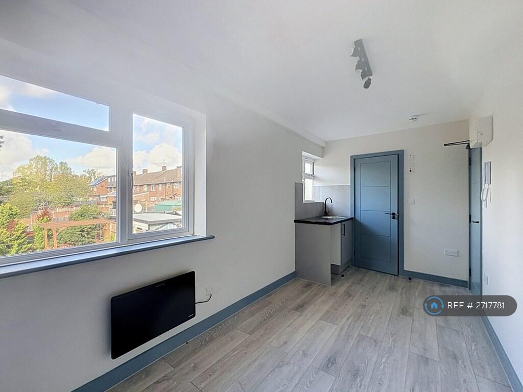 Main image of property: Coates Way, Watford, WD25