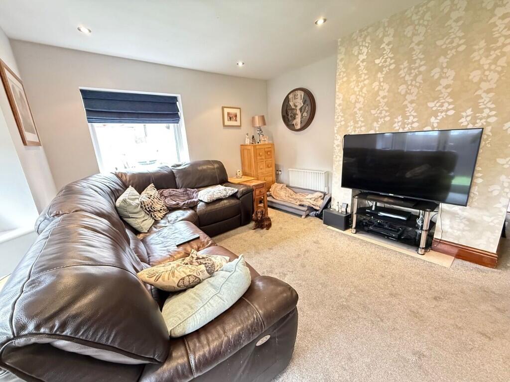 Tamfield Bungalow, Halifax Road, Halifax, West Yorkshire, HX3 8ER - View 3