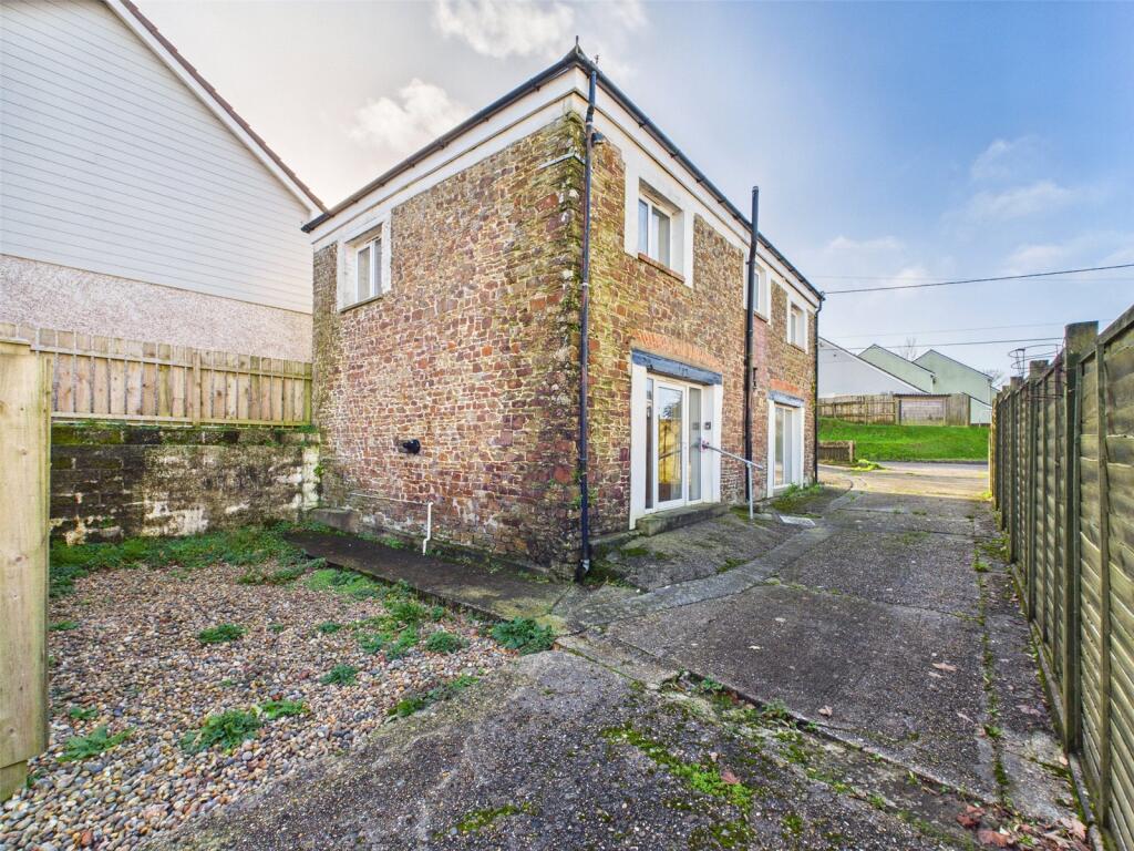 3-bed detached on Chilsworthy, Holsworthy, Devon, EX22, £150,000