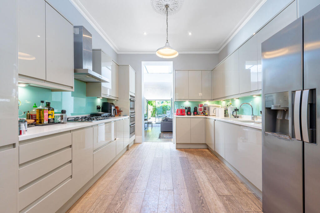 House in London - View 4
