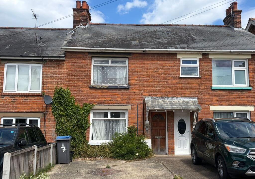 Main image of property: 9 Laburnum Avenue, Sandwich, Kent, CT13 0AY