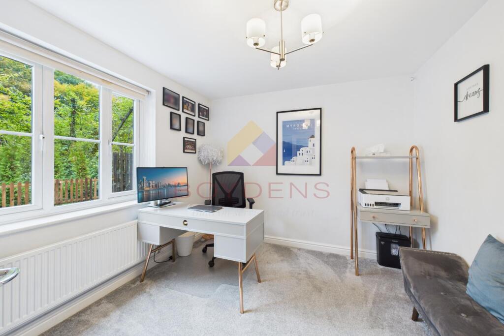 Loveden Way Dunmow photo 4