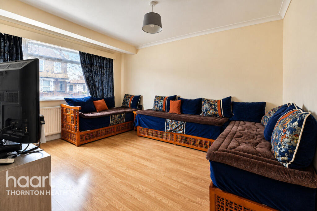 3-bed terraced on Kynaston Road, Thornton Heath, £425,000
