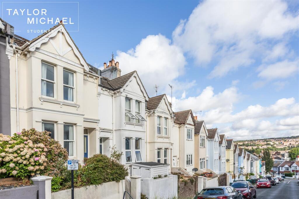 6 bedroom terraced house for rent