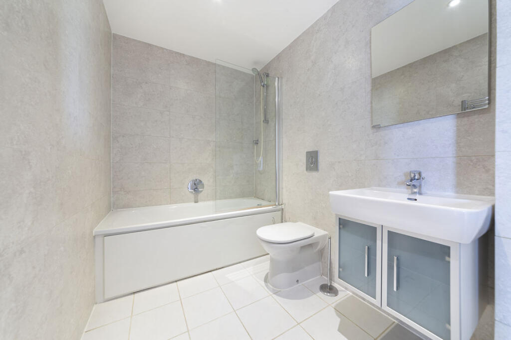 Apartment in London - More