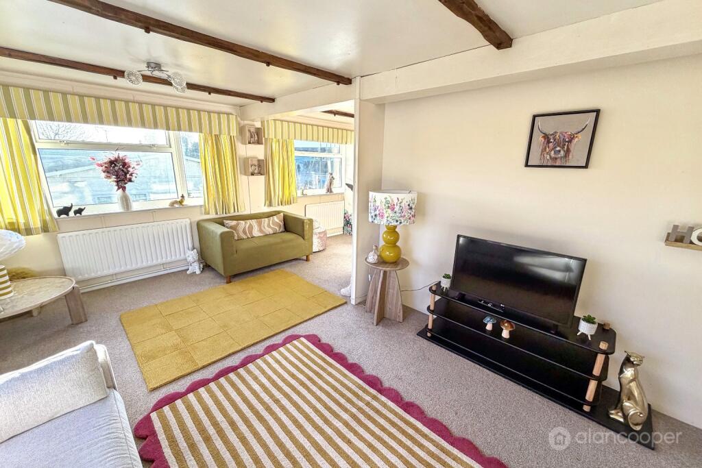 House in Nuneaton and Bedworth, Warwickshire - View 3