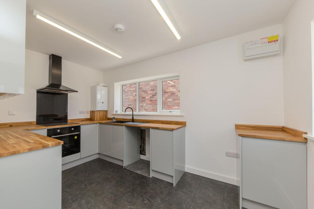 House in Stoke-on-Trent - View 2