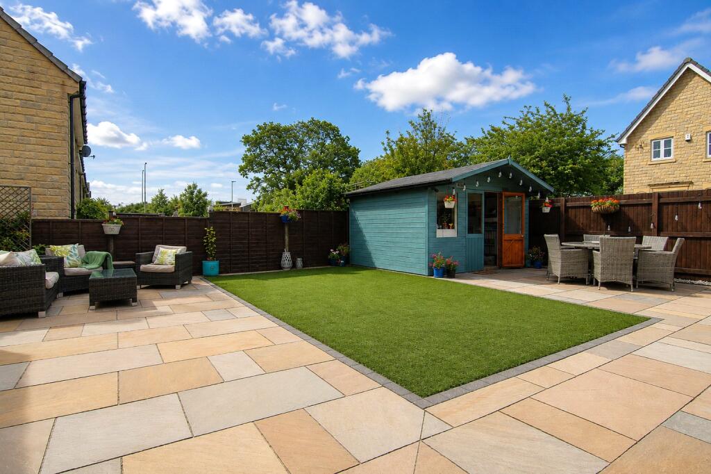 House in Bradford, Steeton with Eastburn - View 2