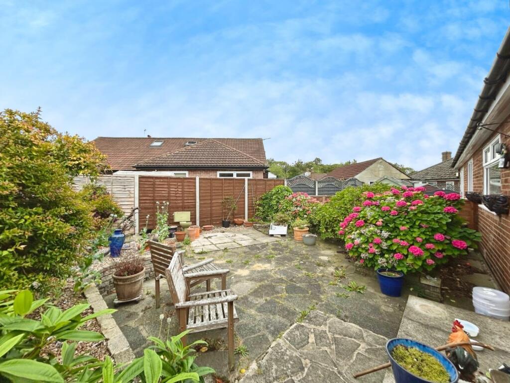 Crossways Crescent, Harrogate photo 4