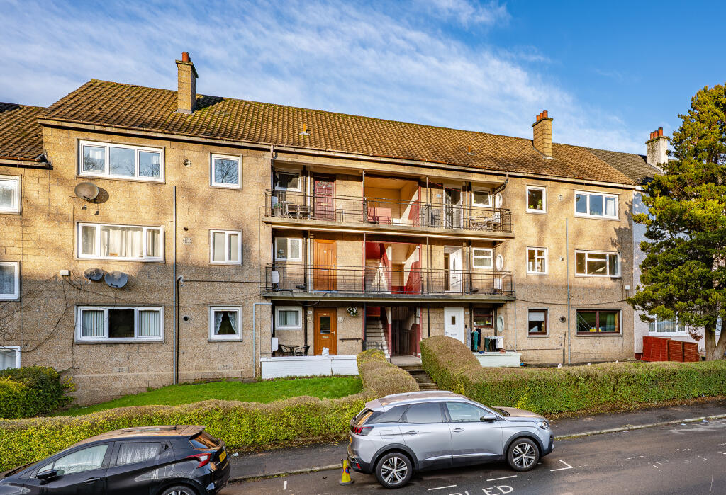 Main image of property: Flat 2/1, 30 Fyvie Avenue, Glasgow, G43