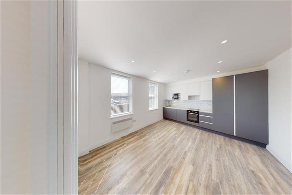 Main image of property: Platinum House, High Road, South Woodford, E18