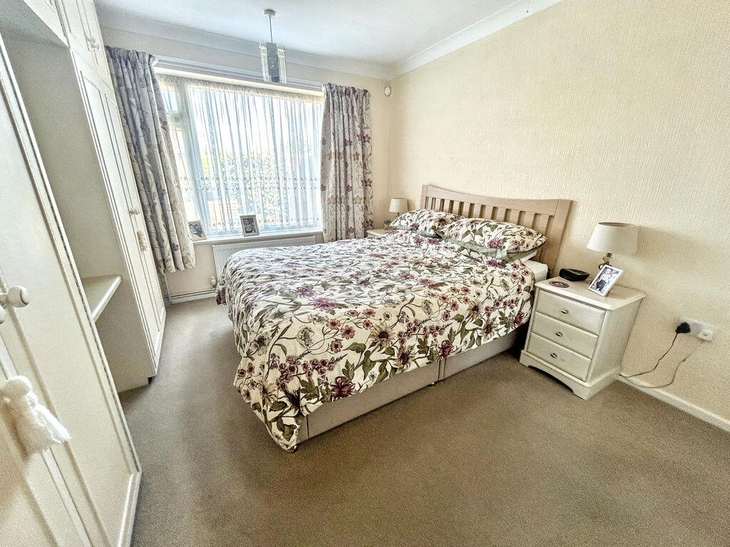House in Great Yarmouth, Bradwell - More