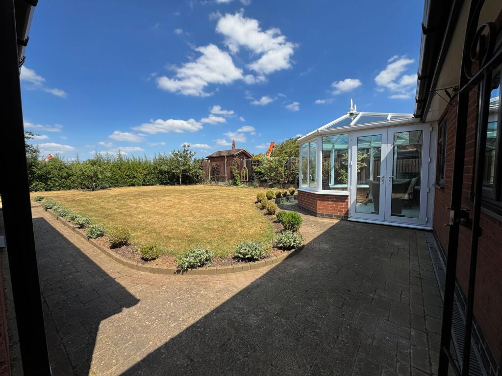 House in Nuneaton and Bedworth, Warwickshire - View 2