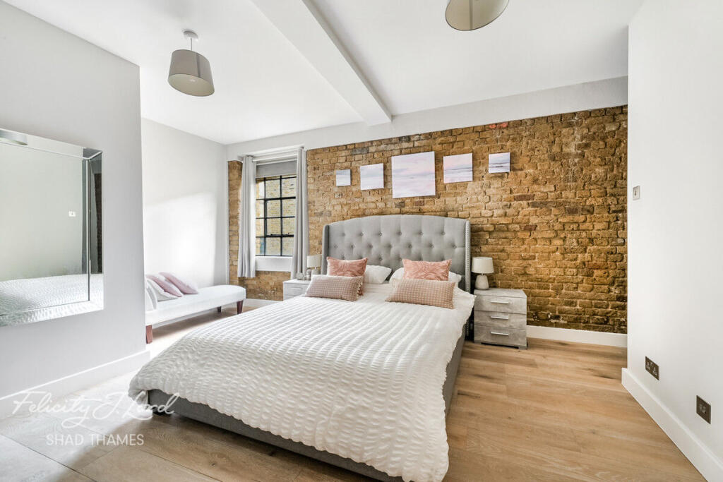 2-bed flat on Eagle Wharf, Shad Thames, SE1, £945,000