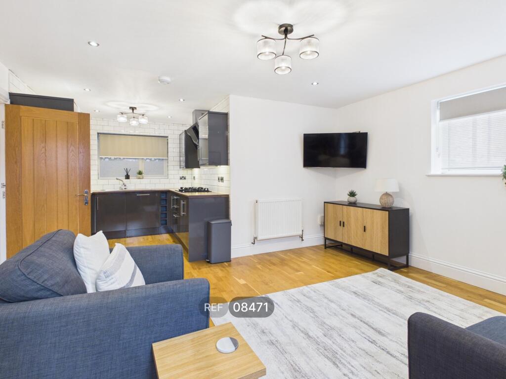 Apartment in Hull - View 4