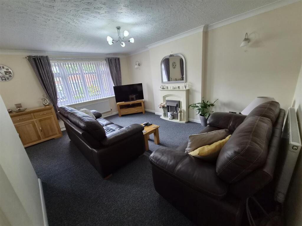Fuller Drive, Crewe photo 3