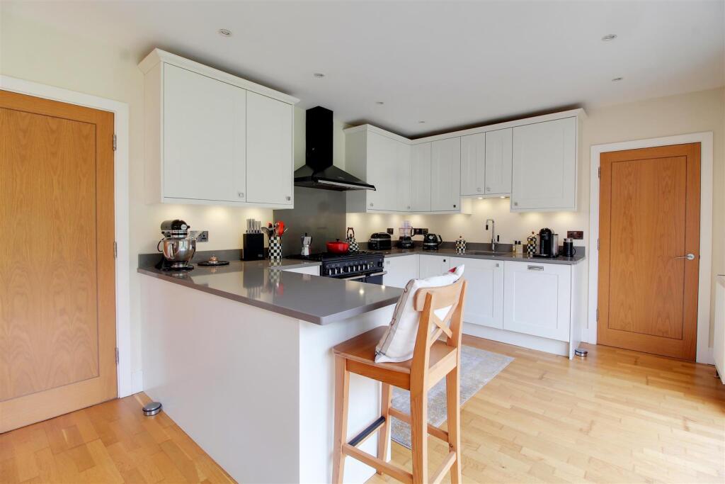 Additional image 17 of Moffats Lane, Brookmans Park