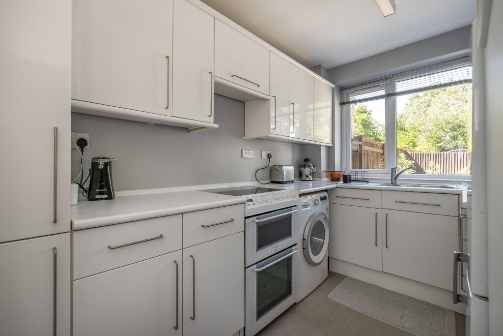 House in Twickenham - View 4
